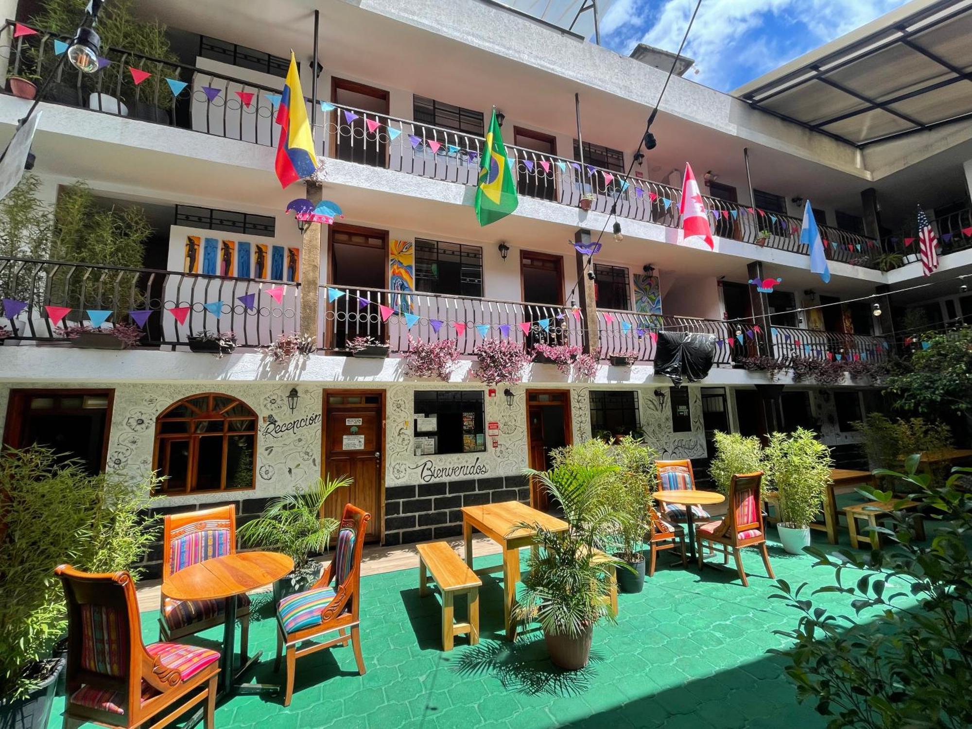 El Jardin Escondido Party Hostel Baños Exteriör bild