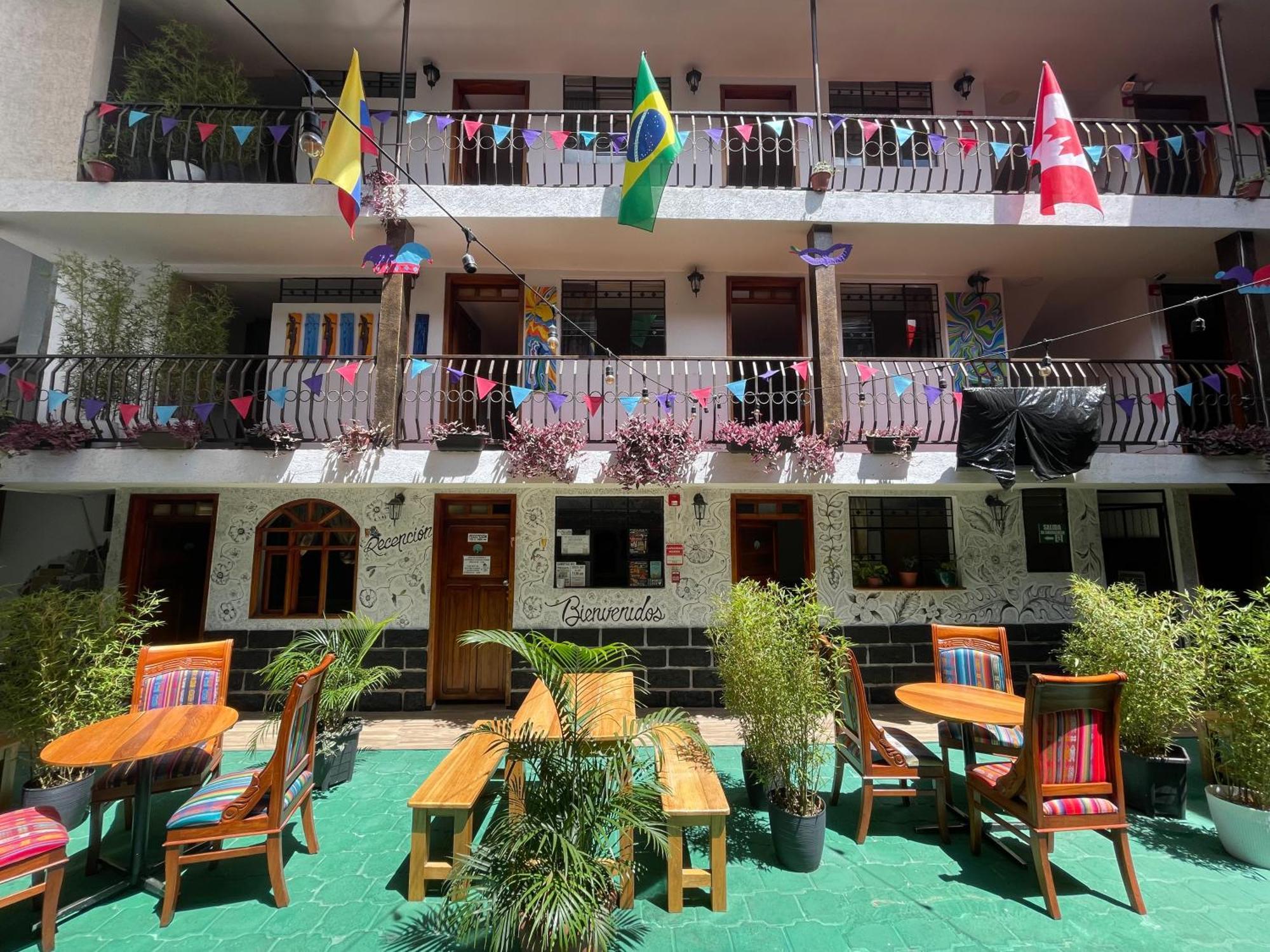 El Jardin Escondido Party Hostel Baños Exteriör bild